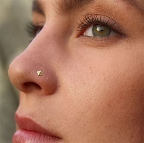 nose piercing 22g